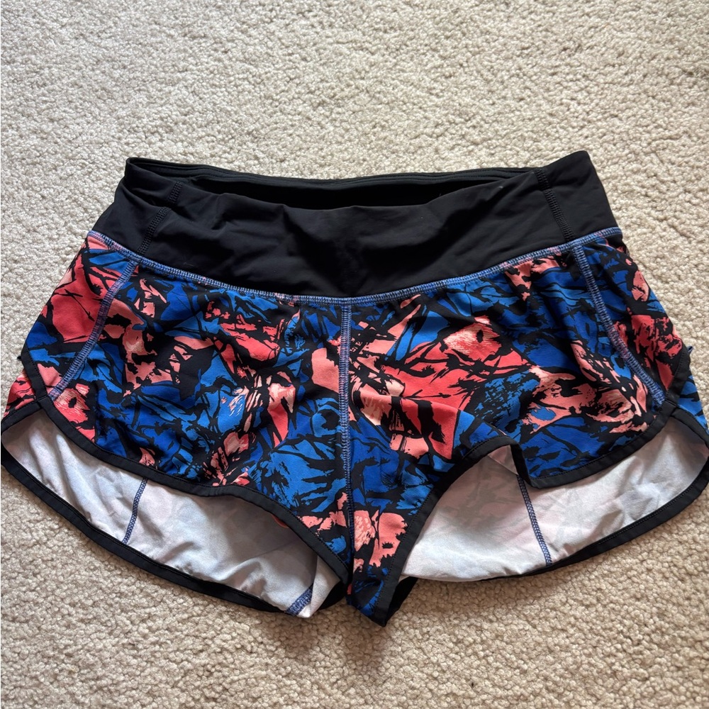 Women's Lululemon Black and Multicolor Patterned Shorts